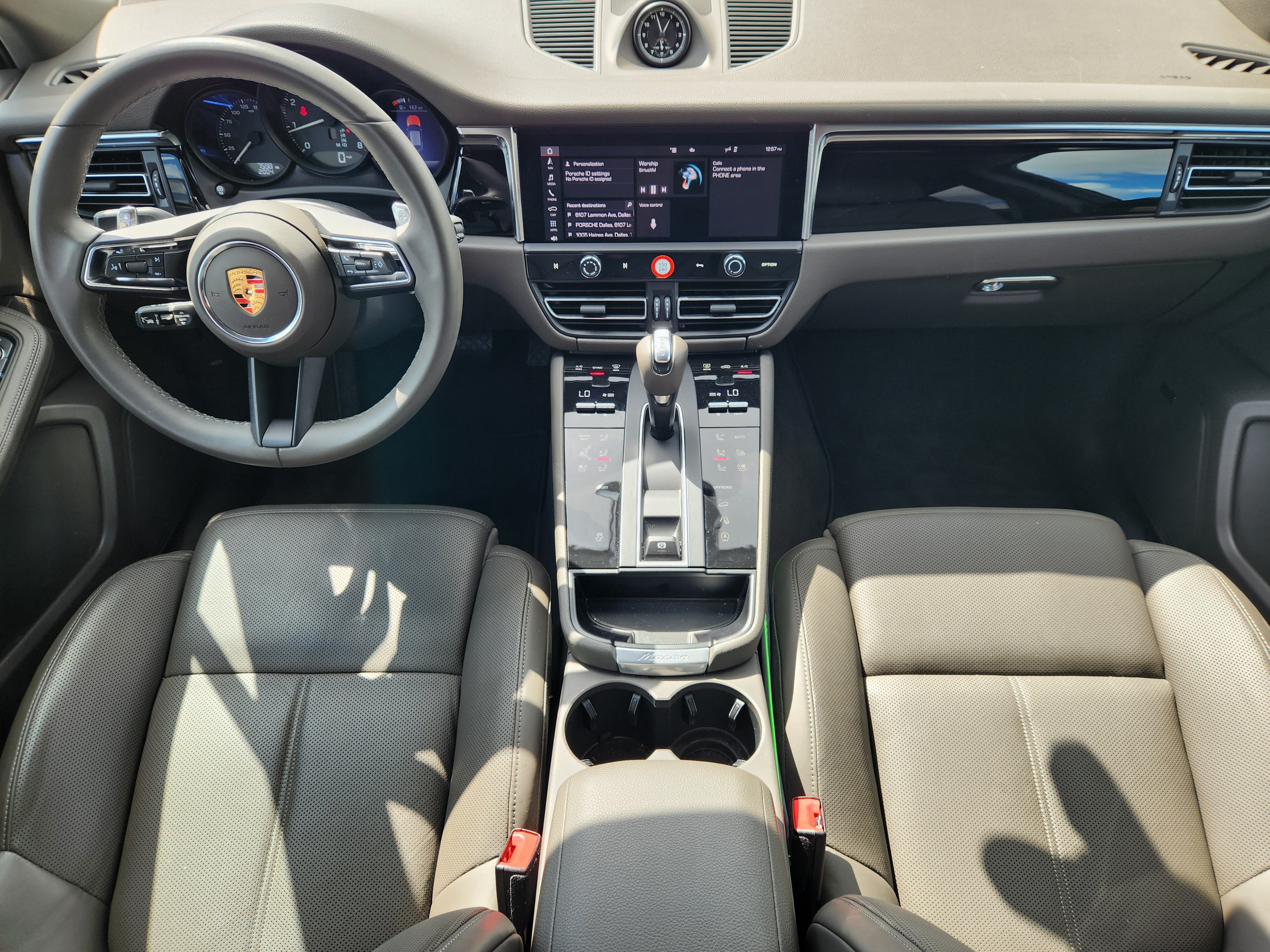 Certified 2026 Porsche Macan AWD/4WD image 28
