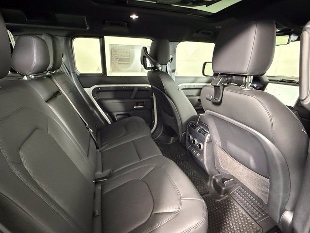 New 2026 Land Rover Defender 110 X-Dynamic SE AWD/4WD image 29