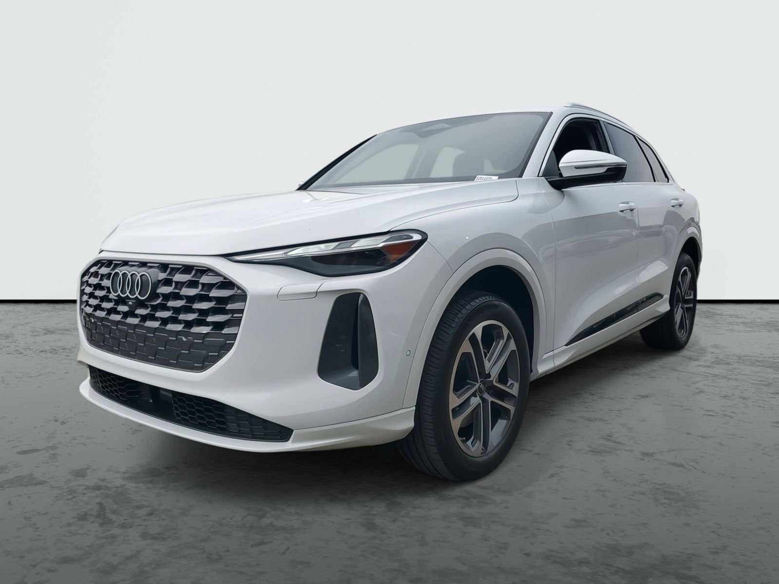 Used 2025 Audi Q5 Premium w/ Convenience Package image 2