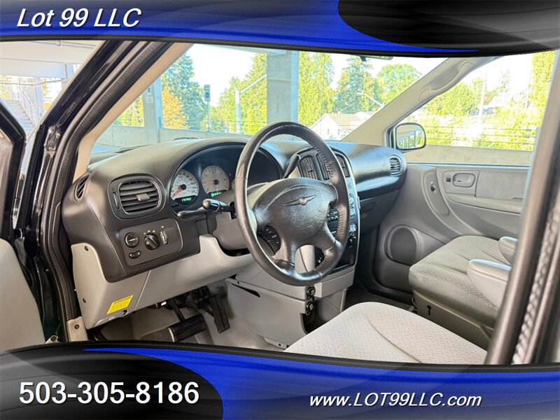 Used 2006 Chrysler Town & Country Touring w/ Trailer Tow Prep Group FWD image 38