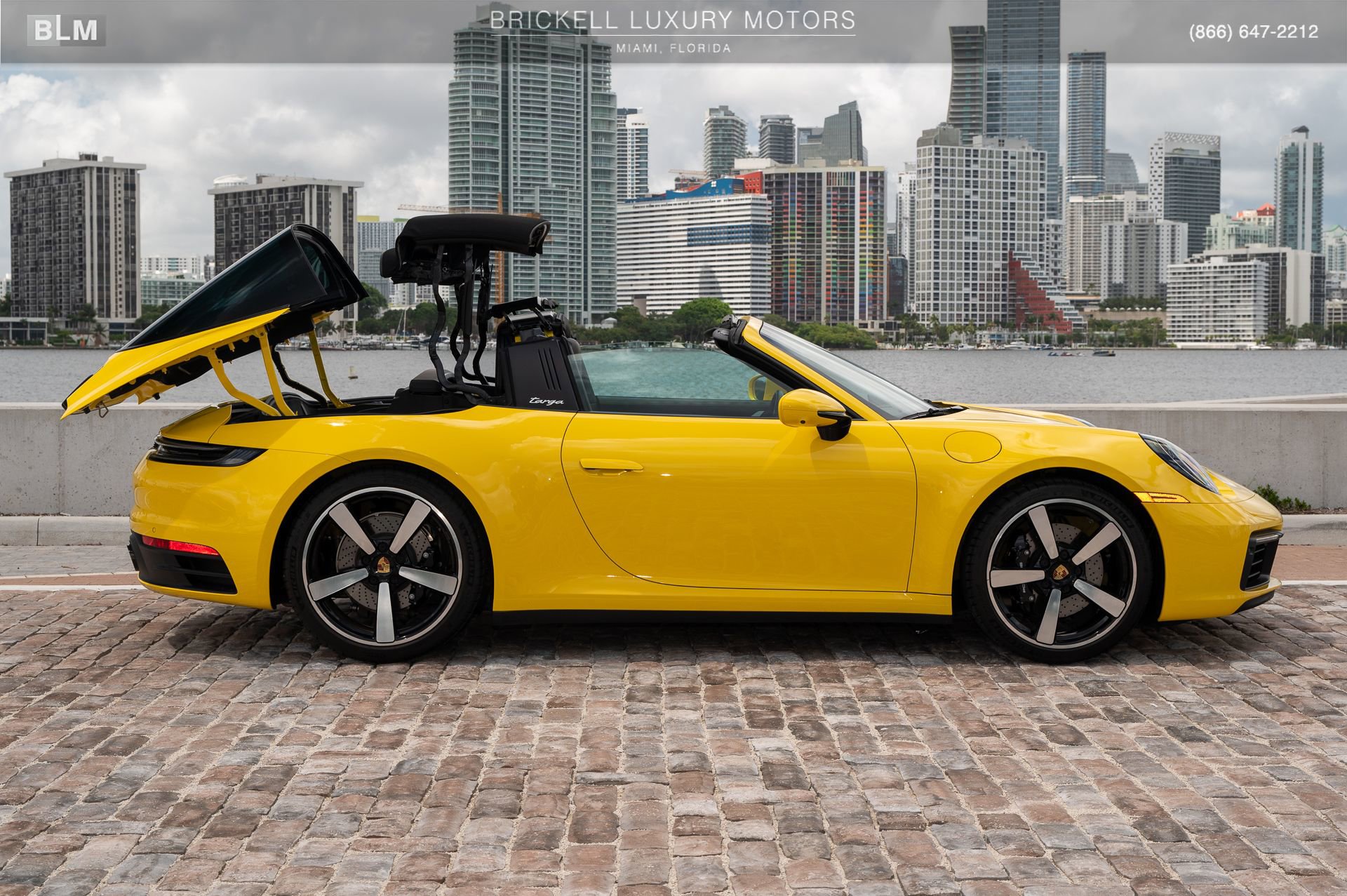 Used 2023 Porsche 911 Targa 4S w/ Premium Package image 16