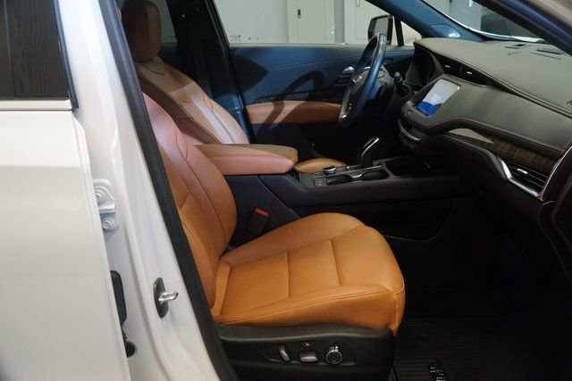 Used 2022 Cadillac XT4 Premium Luxury w/ Enhanced Visibility Package image 16