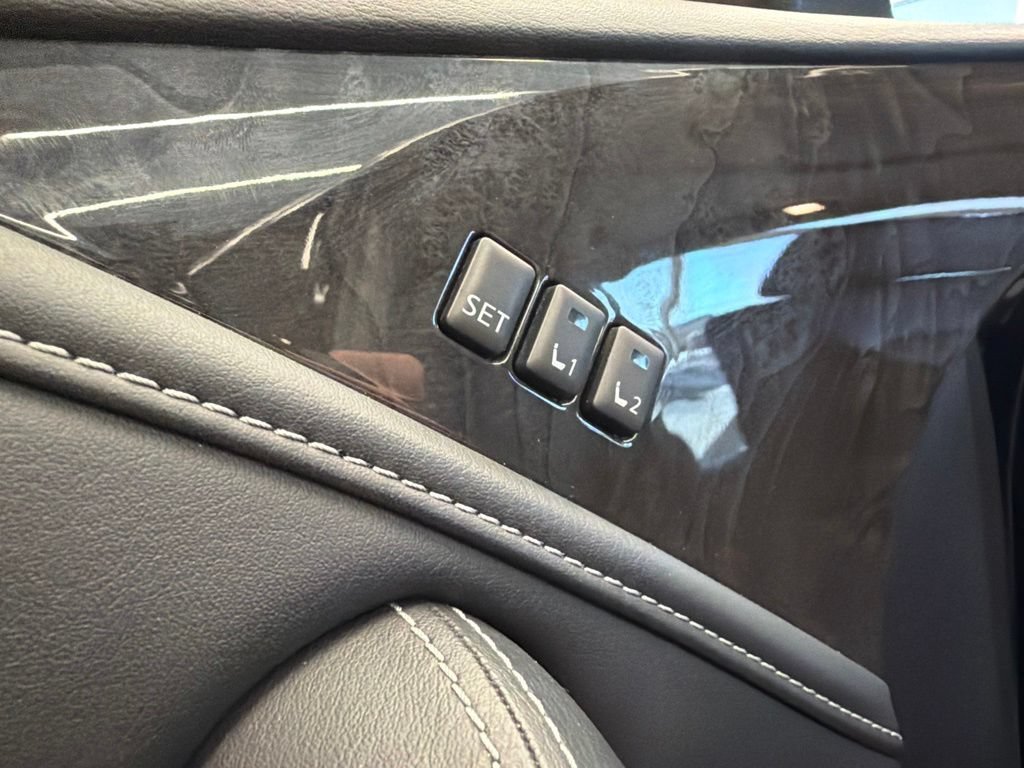 Used 2022 INFINITI QX80 Luxe w/ All-Season Package RWD image 29