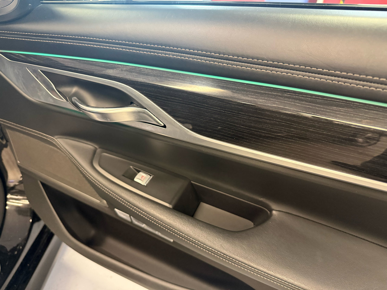 Used 2017 BMW 750i xDrive image 39