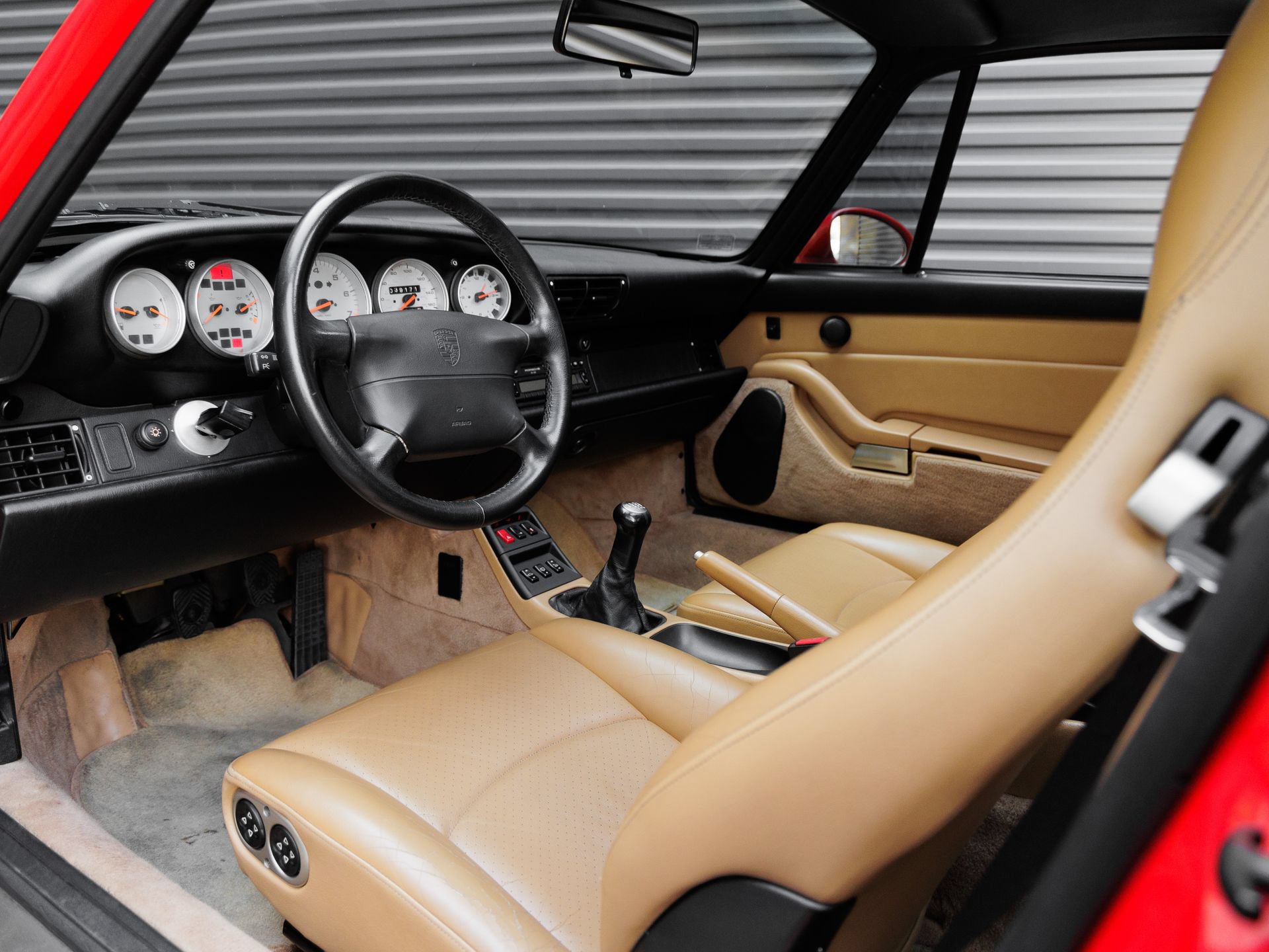 Used 1996 Porsche 911 Carrera 4S AWD/4WD image 4