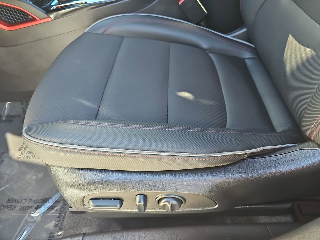 Used 2023 Chevrolet TrailBlazer RS w/ Convenience Package image 28