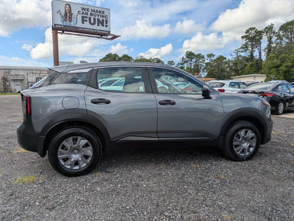 Used 2025 Nissan Kicks S FWD image 3
