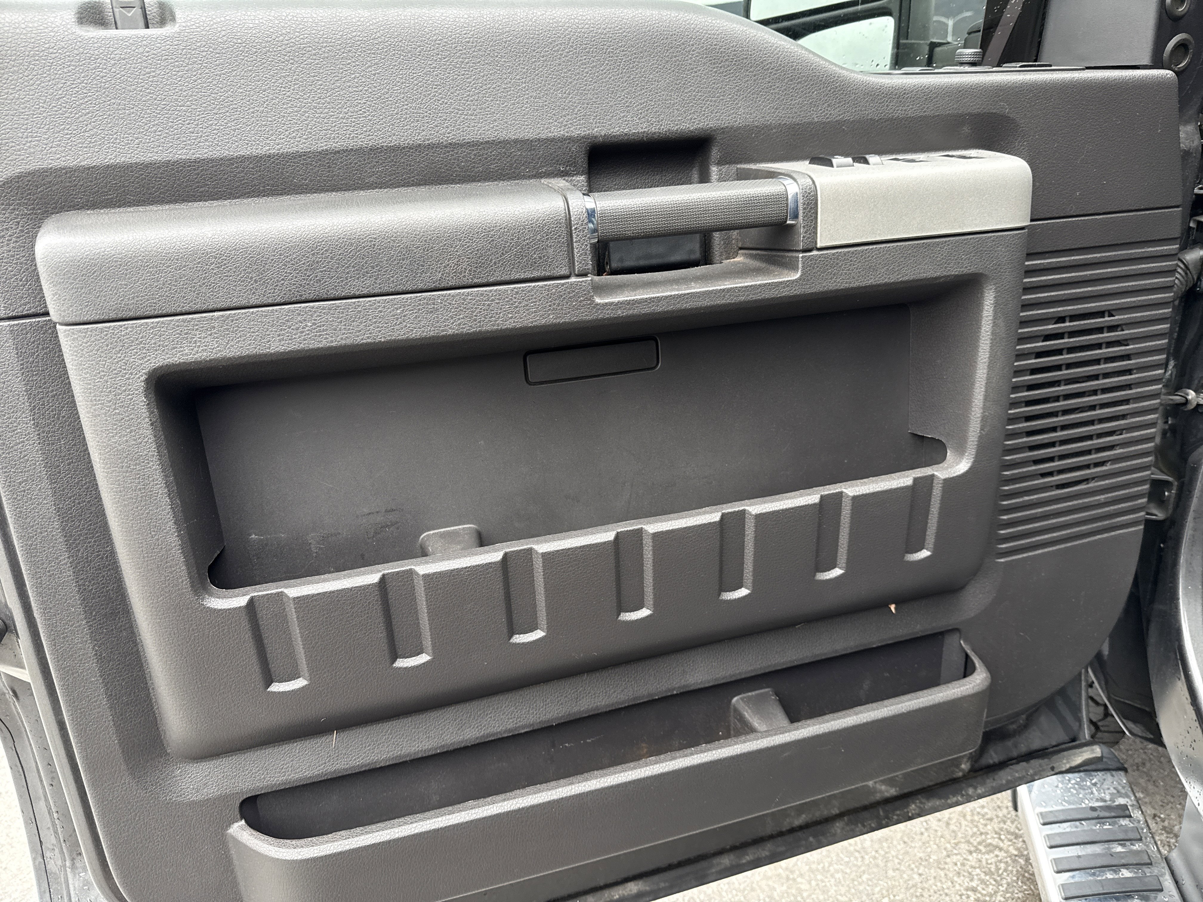 Used 2015 Ford F250 Lariat w/ Chrome Package image 15