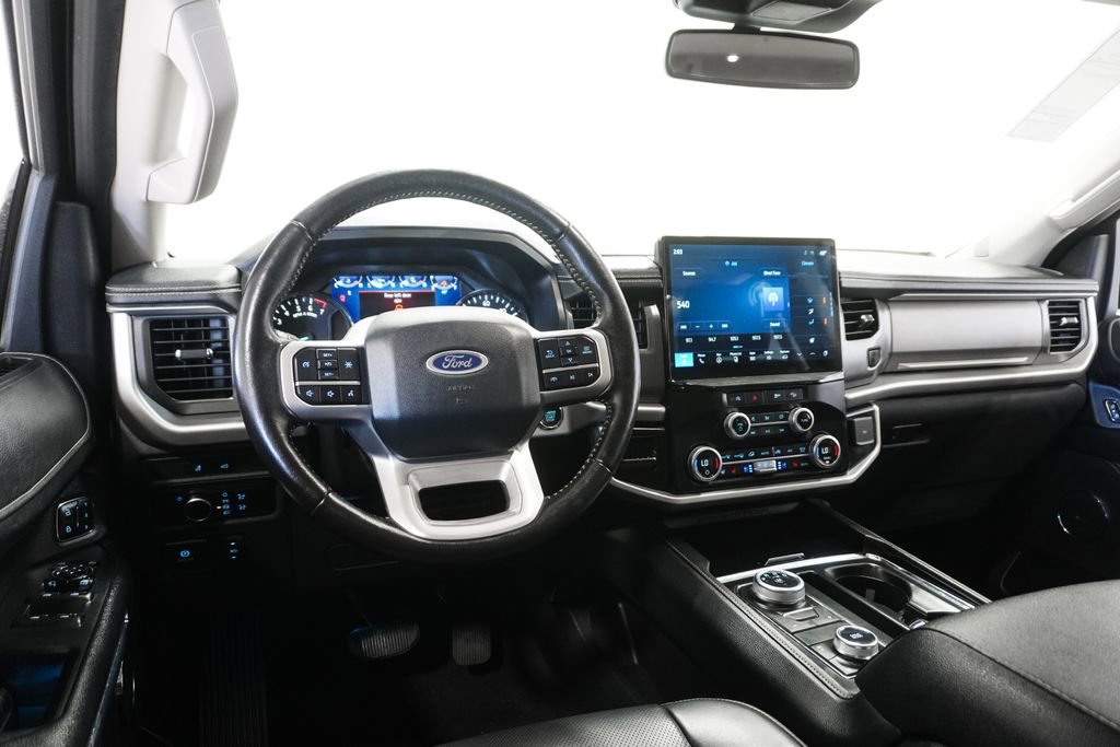 Used 2024 Ford Expedition XLT image 15