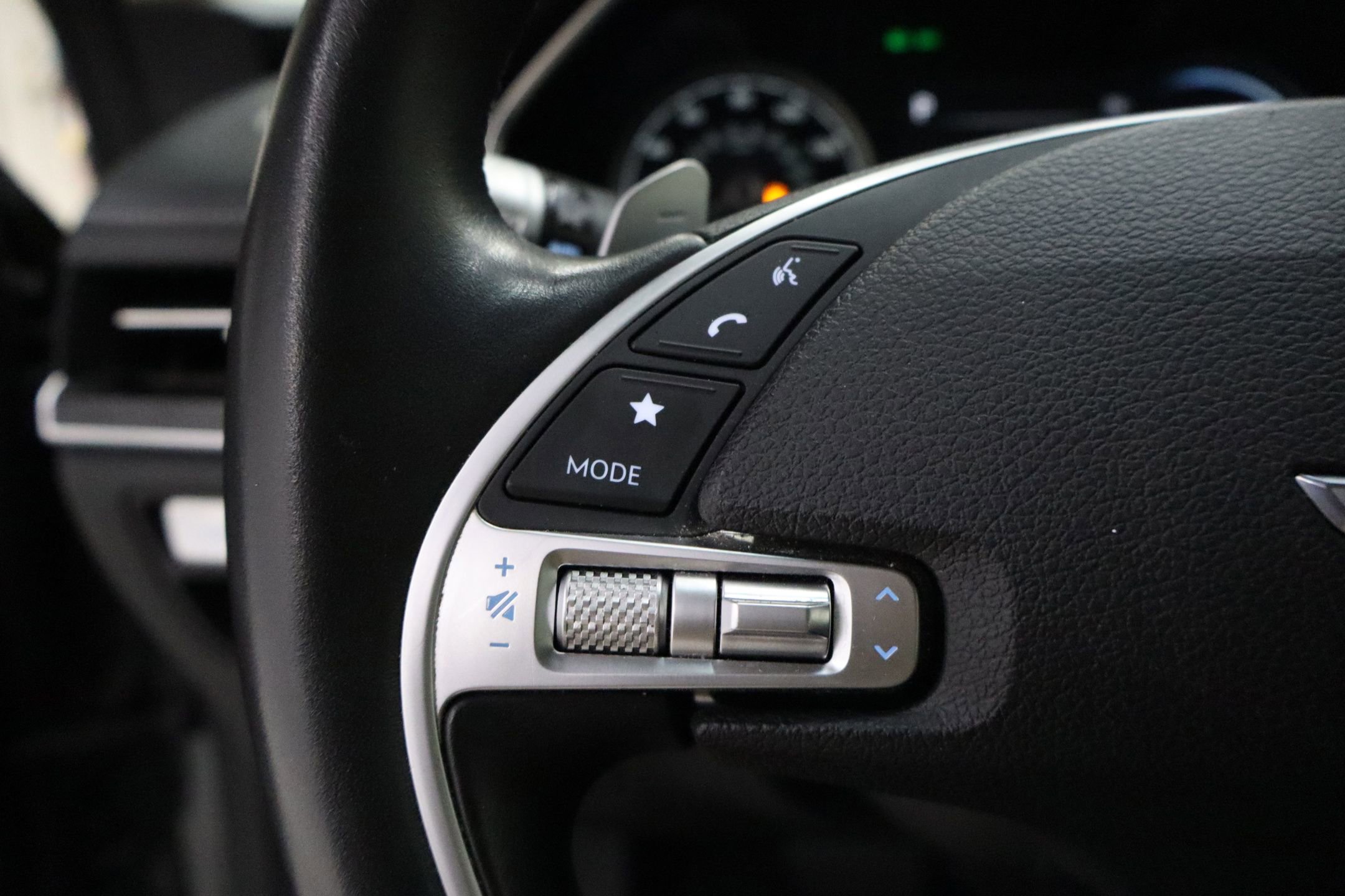 Used 2023 Genesis G80 2.5T image 17