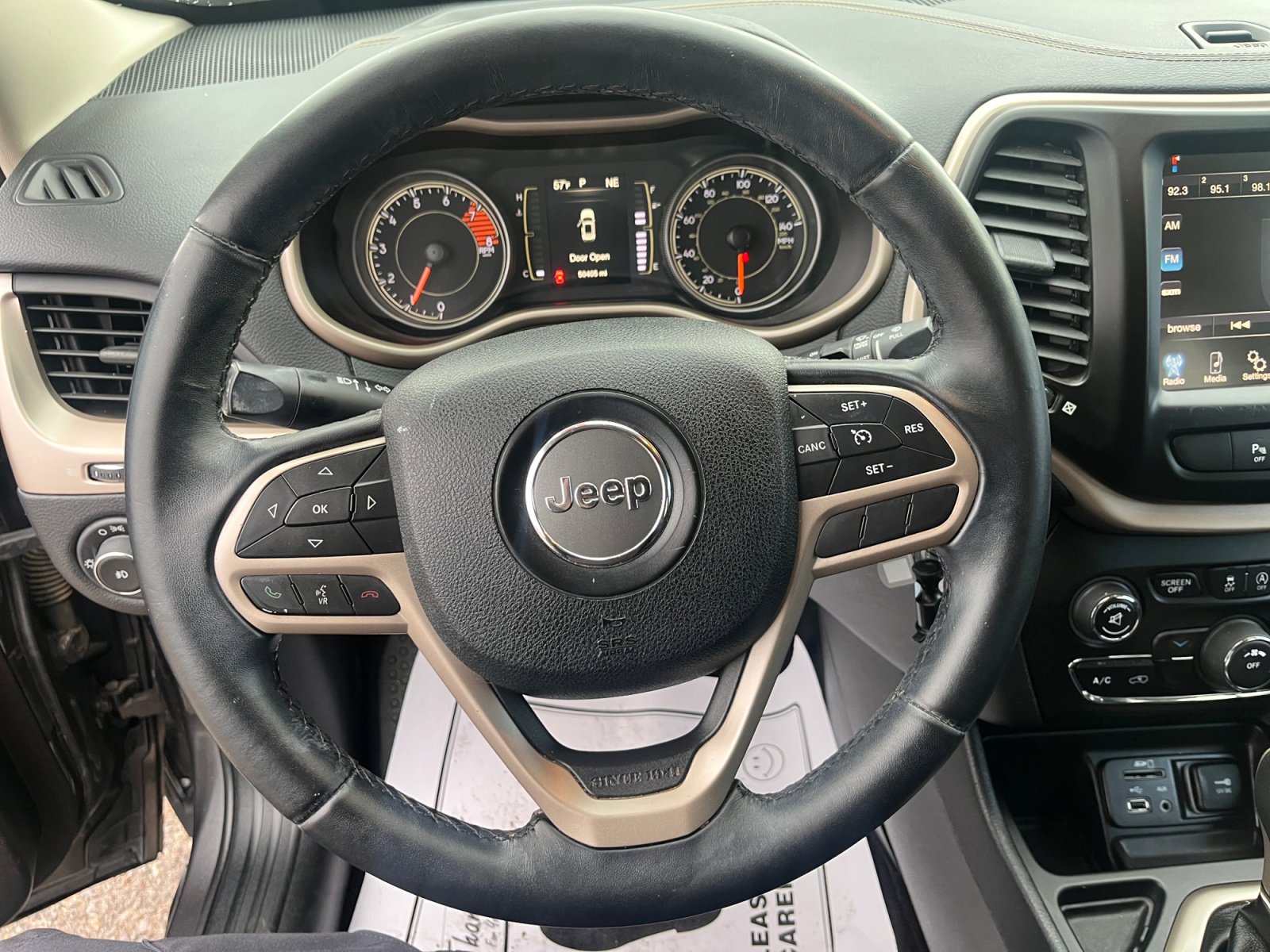 Used 2017 Jeep Cherokee Latitude w/ Safety/Convenience Group image 9