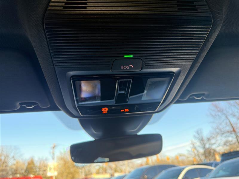 Used 2025 Volkswagen Golf R Black Edition image 38