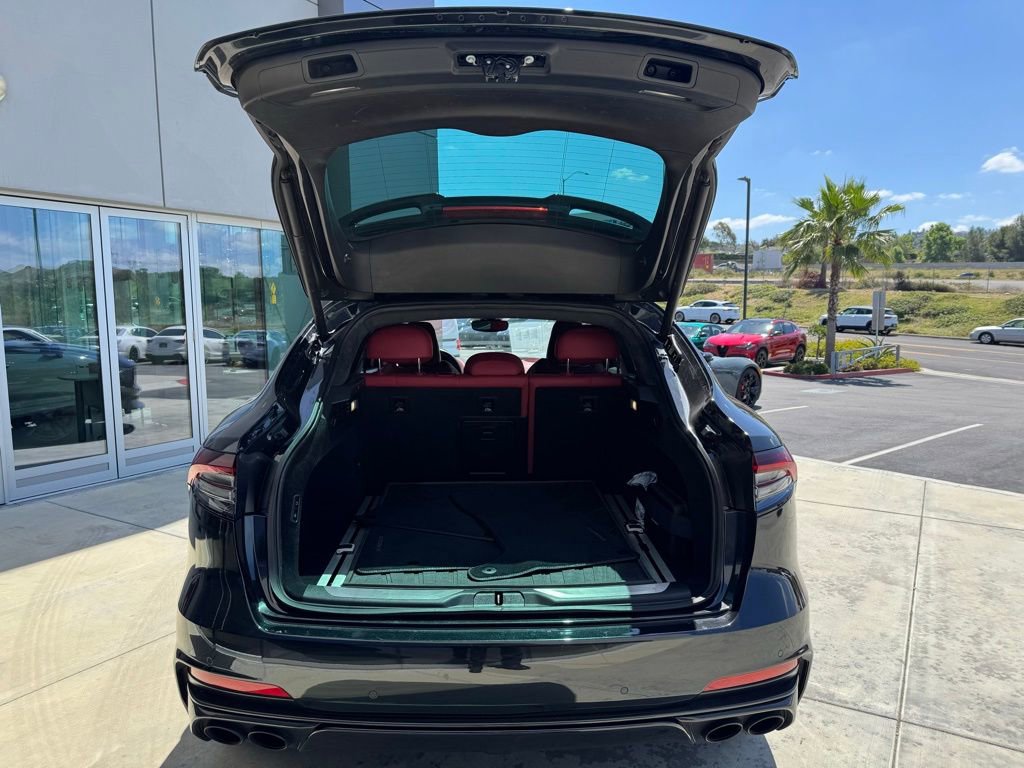 Certified 2022 Maserati Levante Trofeo image 9