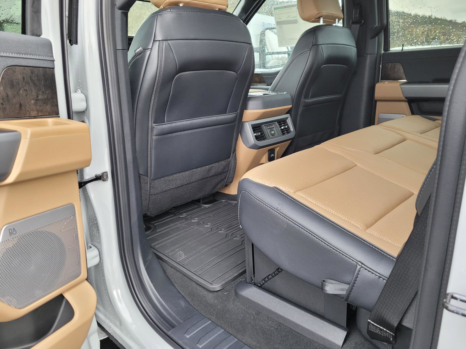 New 2026 Ford F250 Lariat w/ FX4 Off-Road Package image 11