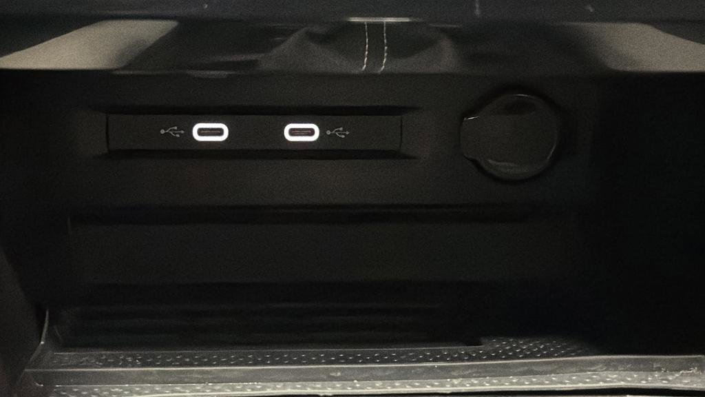 Used 2025 Volkswagen Taos SE w/ Panoramic Sunroof Package image 30