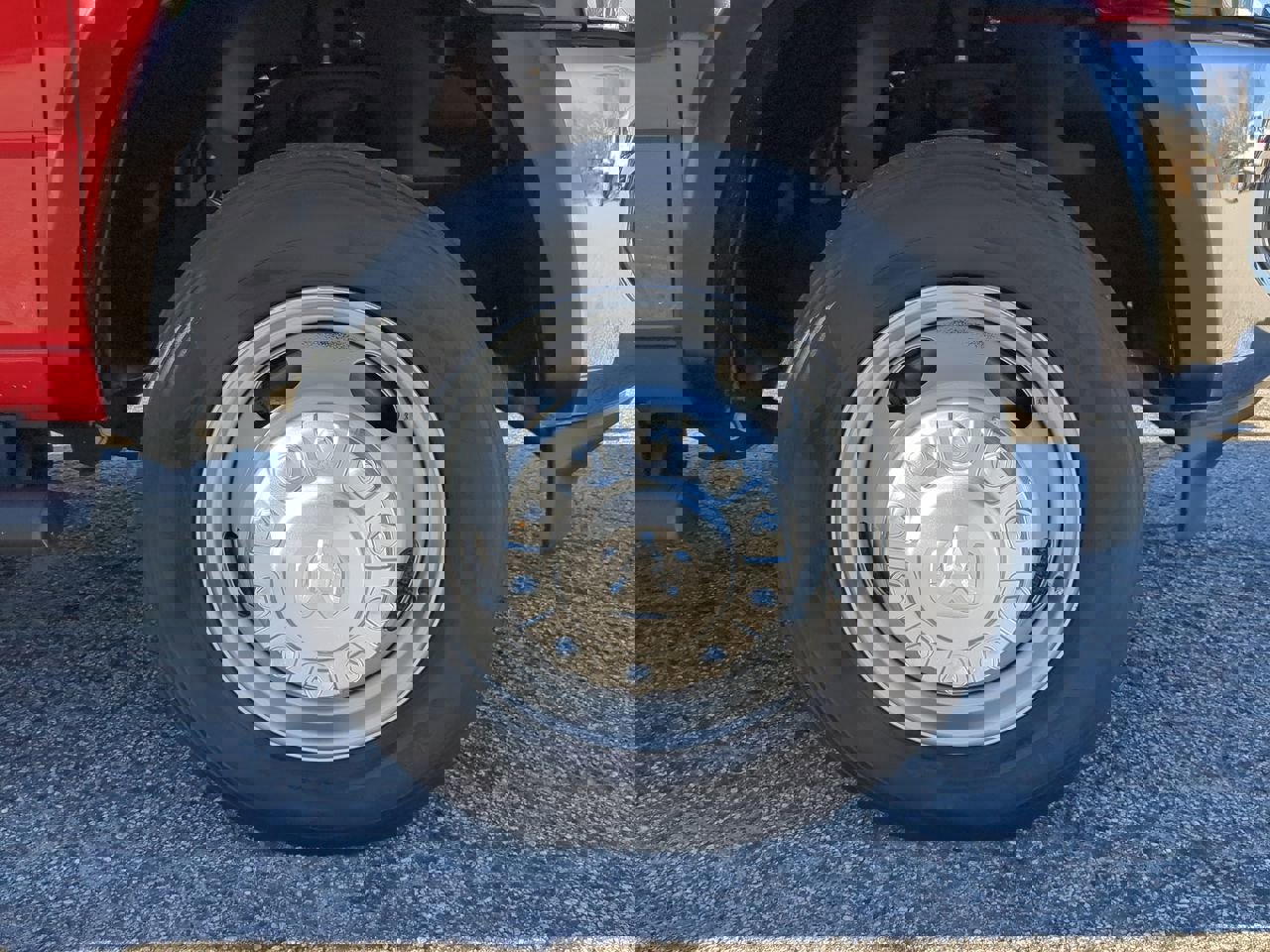 Used 2021 RAM 5500 Tradesman w/ Chrome Appearance Group image 9