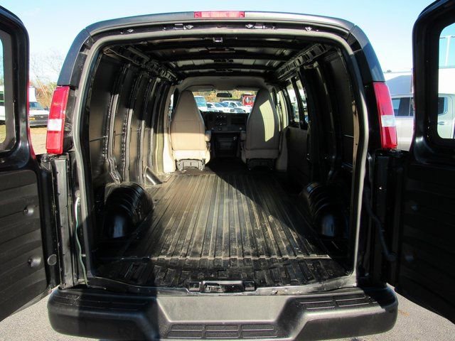 Used 2023 GMC Savana 3500 w/ Driver Convenience Package image 19
