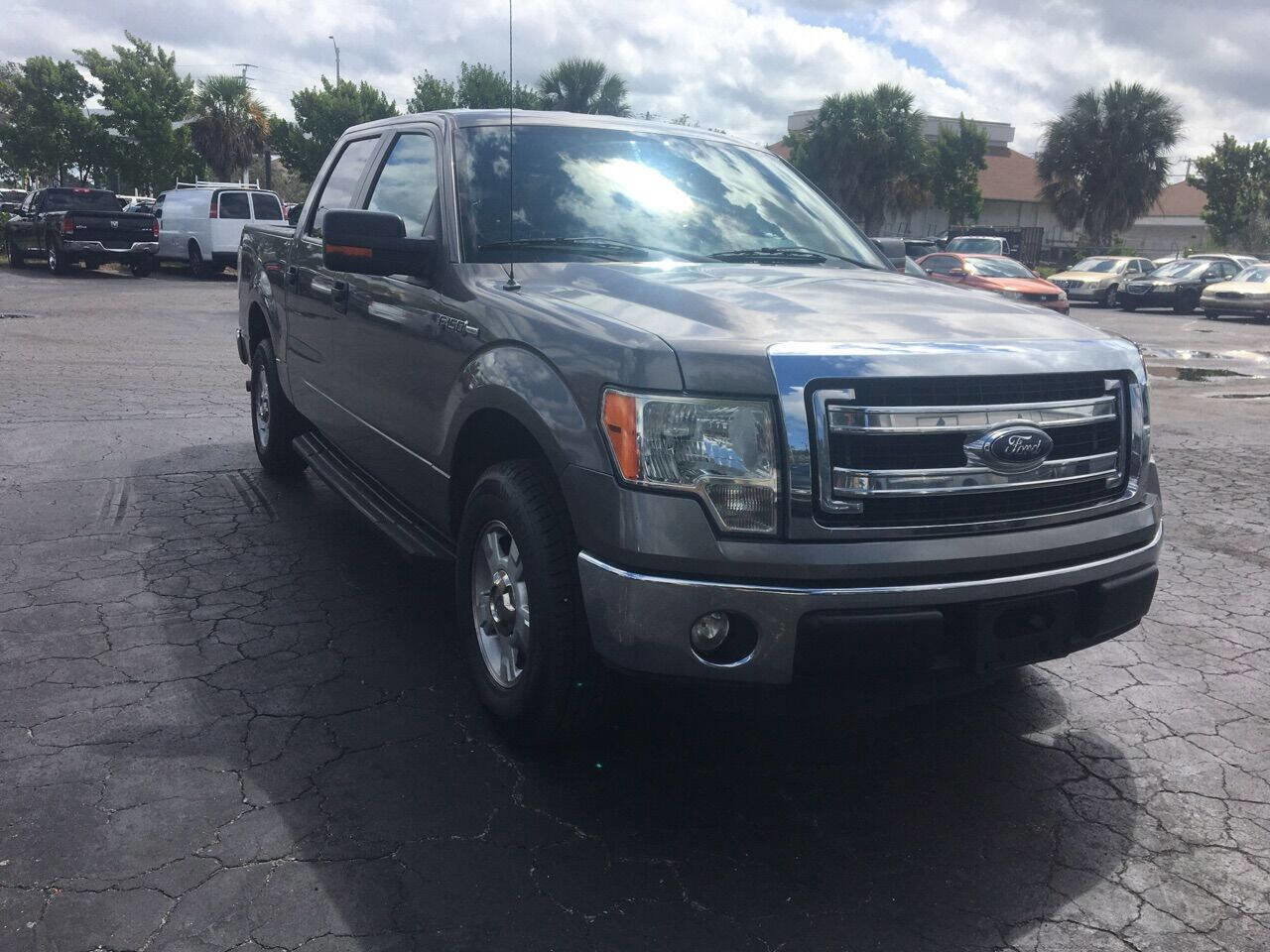 Used 2014 Ford F150 XLT w/ XLT Convenience Package image 8