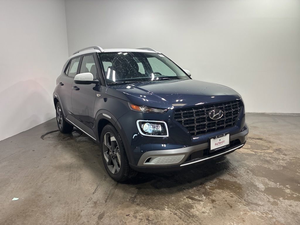 Used 2025 Hyundai Venue Limited image 38