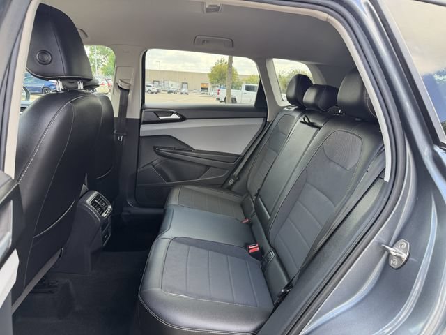 Used 2022 Volkswagen Taos SE FWD image 26