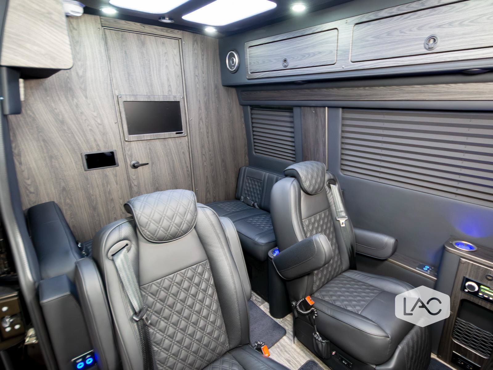 Used 2025 Mercedes-Benz Sprinter 2500 image 5