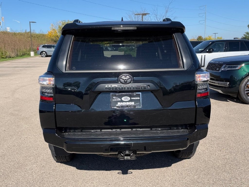 Used 2018 Toyota 4Runner TRD Off-Road Premium AWD/4WD image 3
