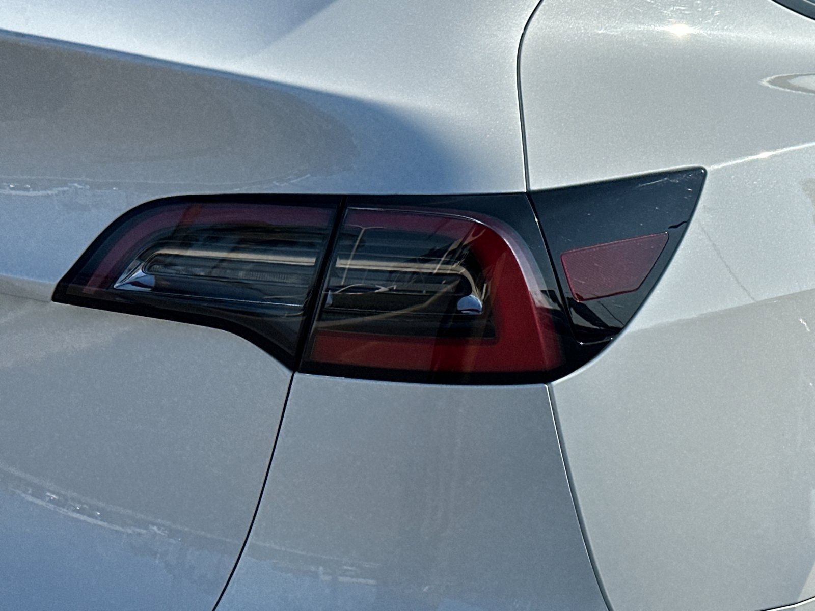 Used 2021 Tesla Model Y Standard Range image 25