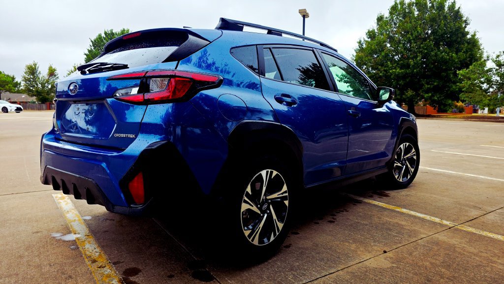 Used 2024 Subaru Crosstrek 2.0i Premium AWD/4WD image 12