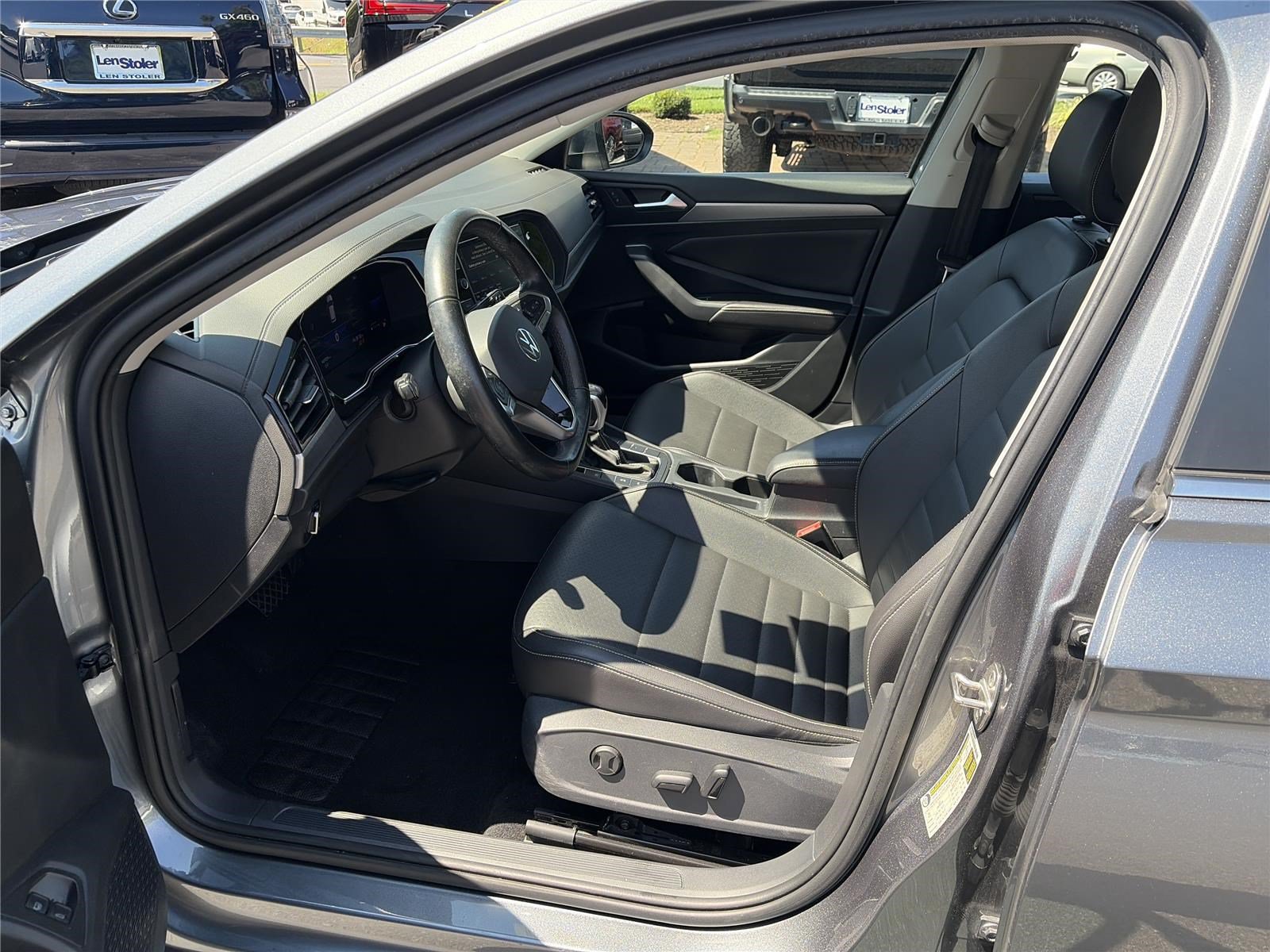 Used 2022 Volkswagen Jetta SE FWD image 10