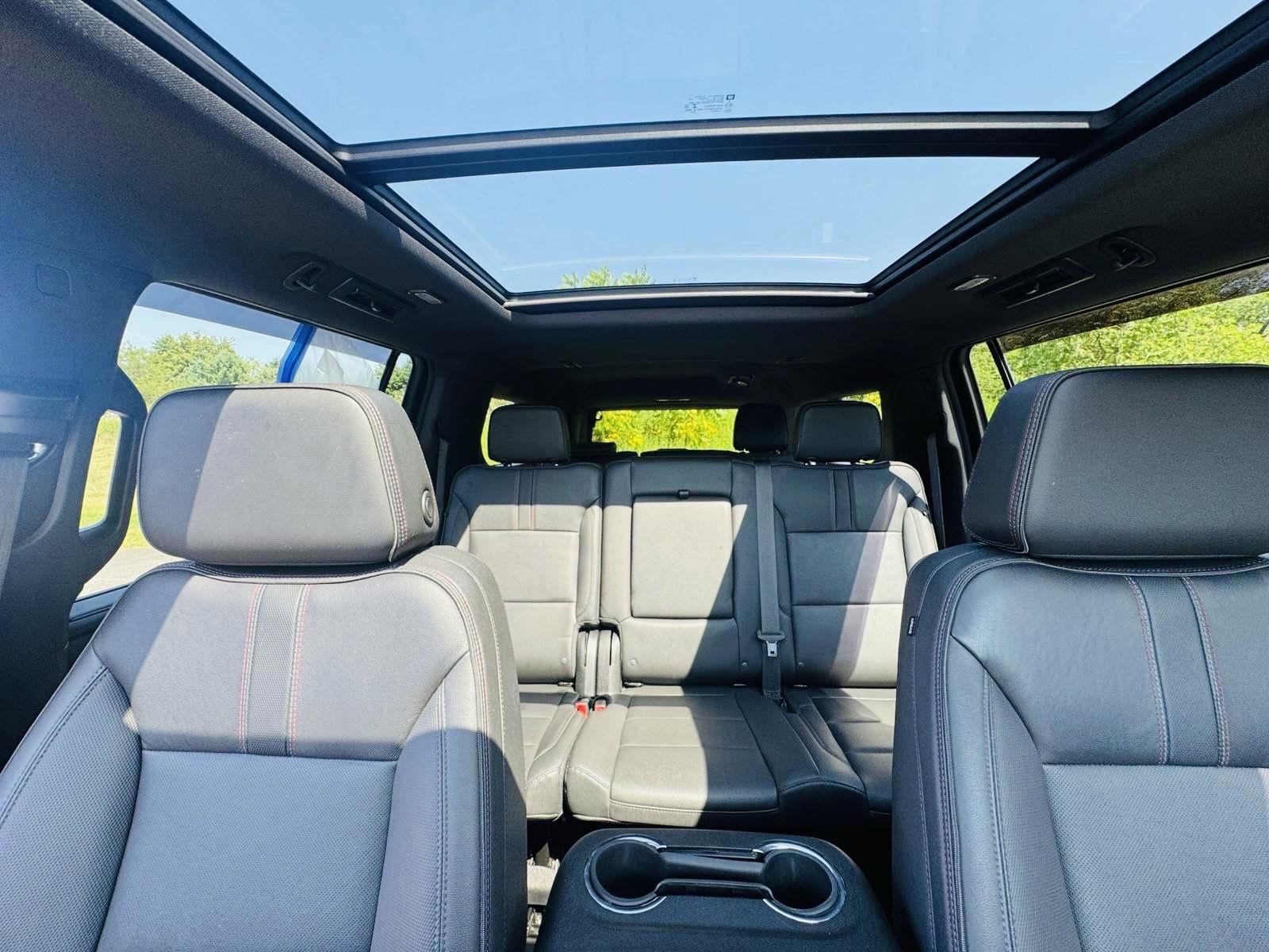 Used 2023 Chevrolet Suburban RST image 32