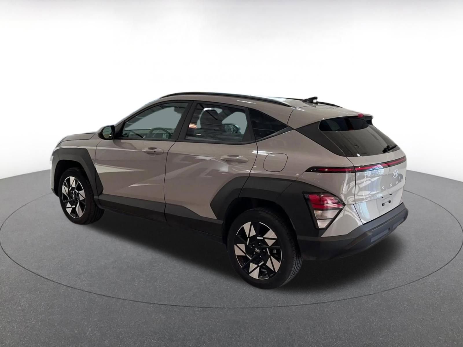 Used 2025 Hyundai Kona SEL image 10