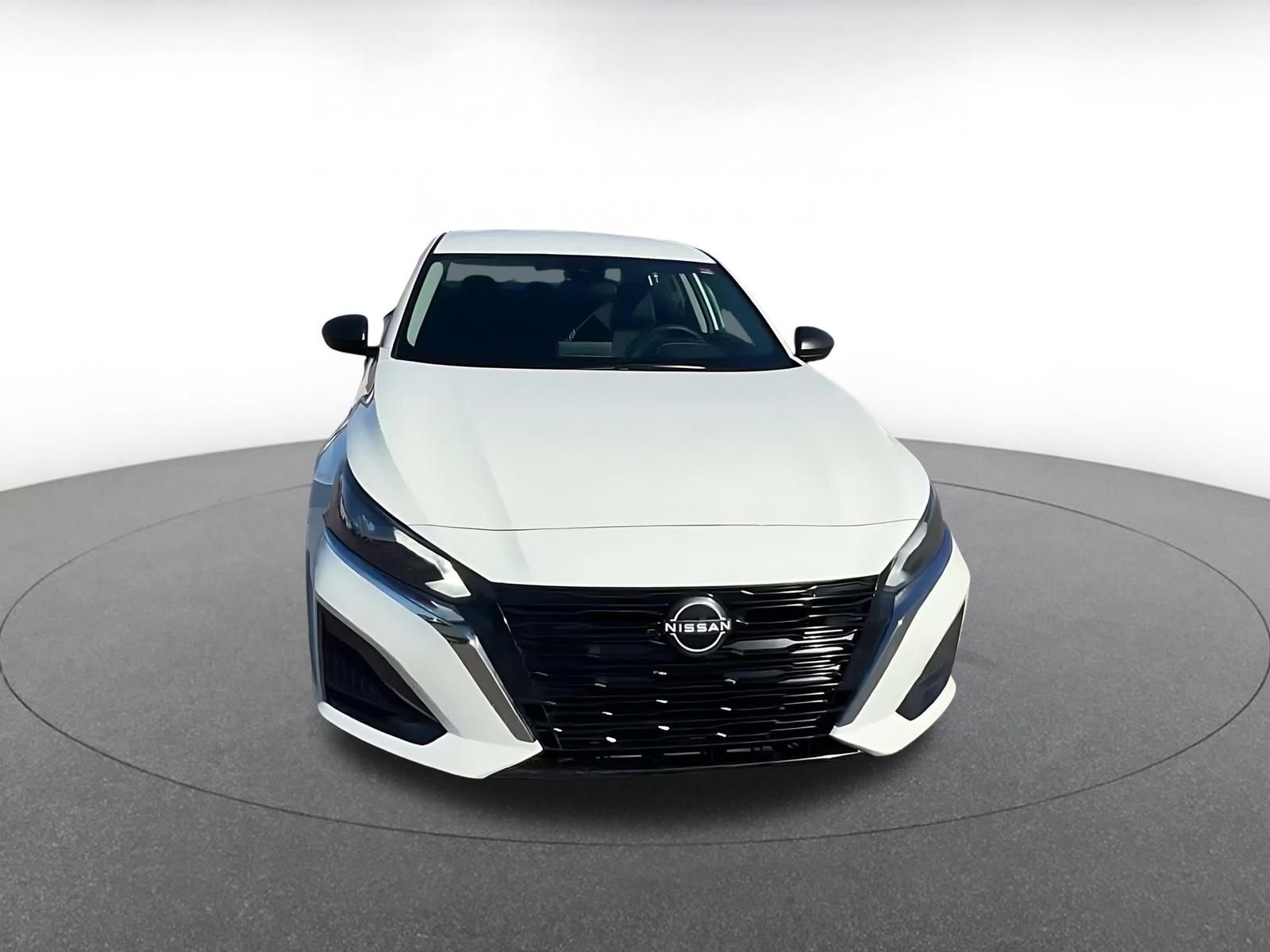 Used 2025 Nissan Altima 2.5 SV image 4