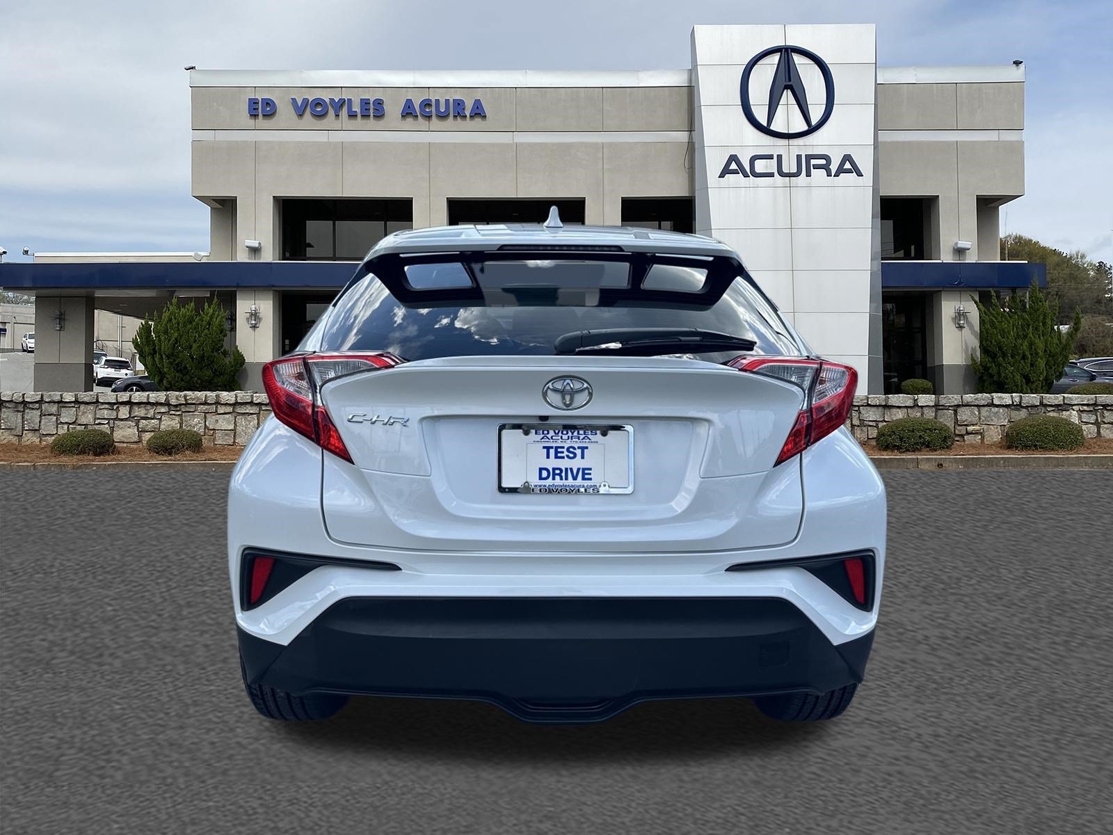 Used 2021 Toyota C-HR XLE FWD image 6