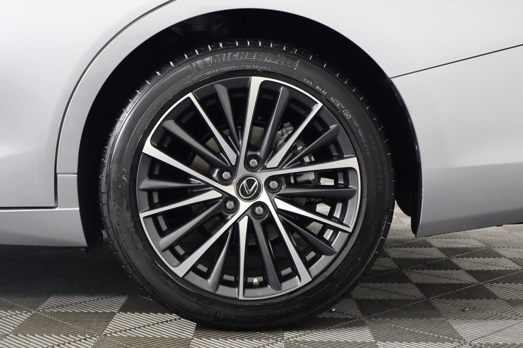 Used 2024 Lexus ES 300h w/ Premium Package image 16