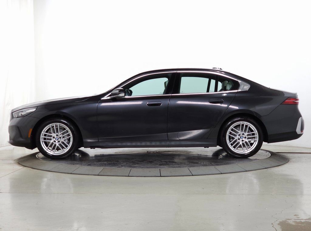 Certified 2025 BMW 530i xDrive image 5