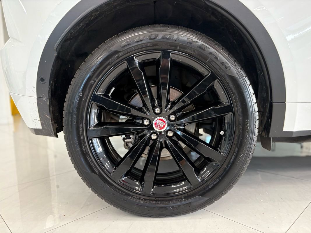 Used 2020 Jaguar E-PACE R-Dynamic HSE image 49