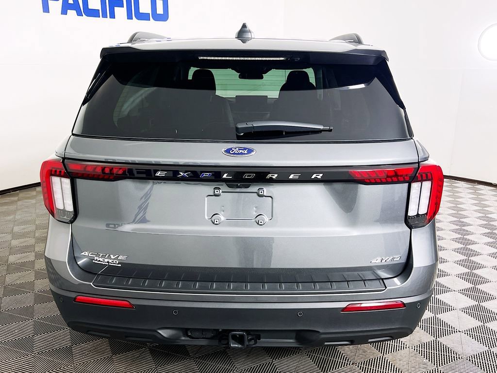 Used 2026 Ford Explorer Active AWD/4WD image 9
