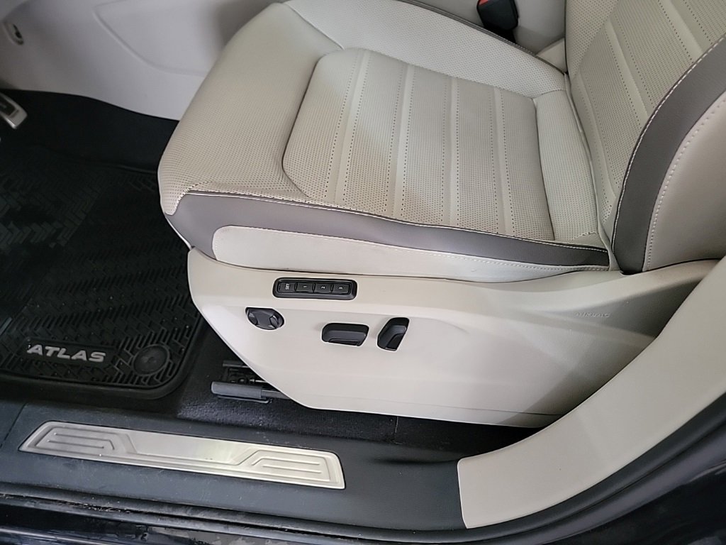 Used 2022 Volkswagen Atlas SEL Premium AWD/4WD image 13