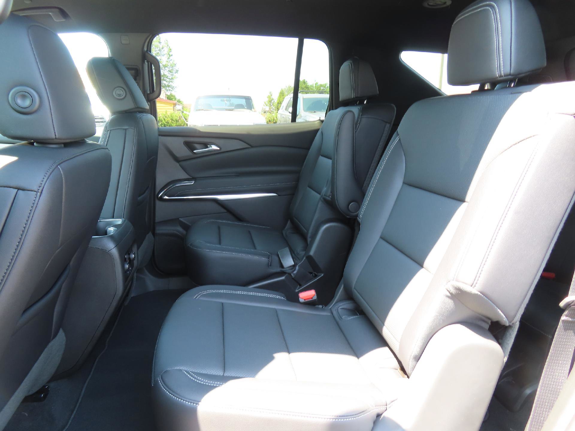 New 2025 Chevrolet Traverse LT w/ LPO, Illumination Package image 35