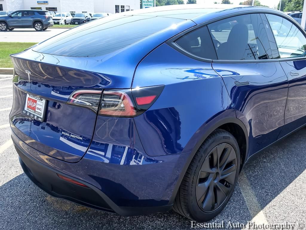 Used 2024 Tesla Model Y Long Range AWD/4WD image 8