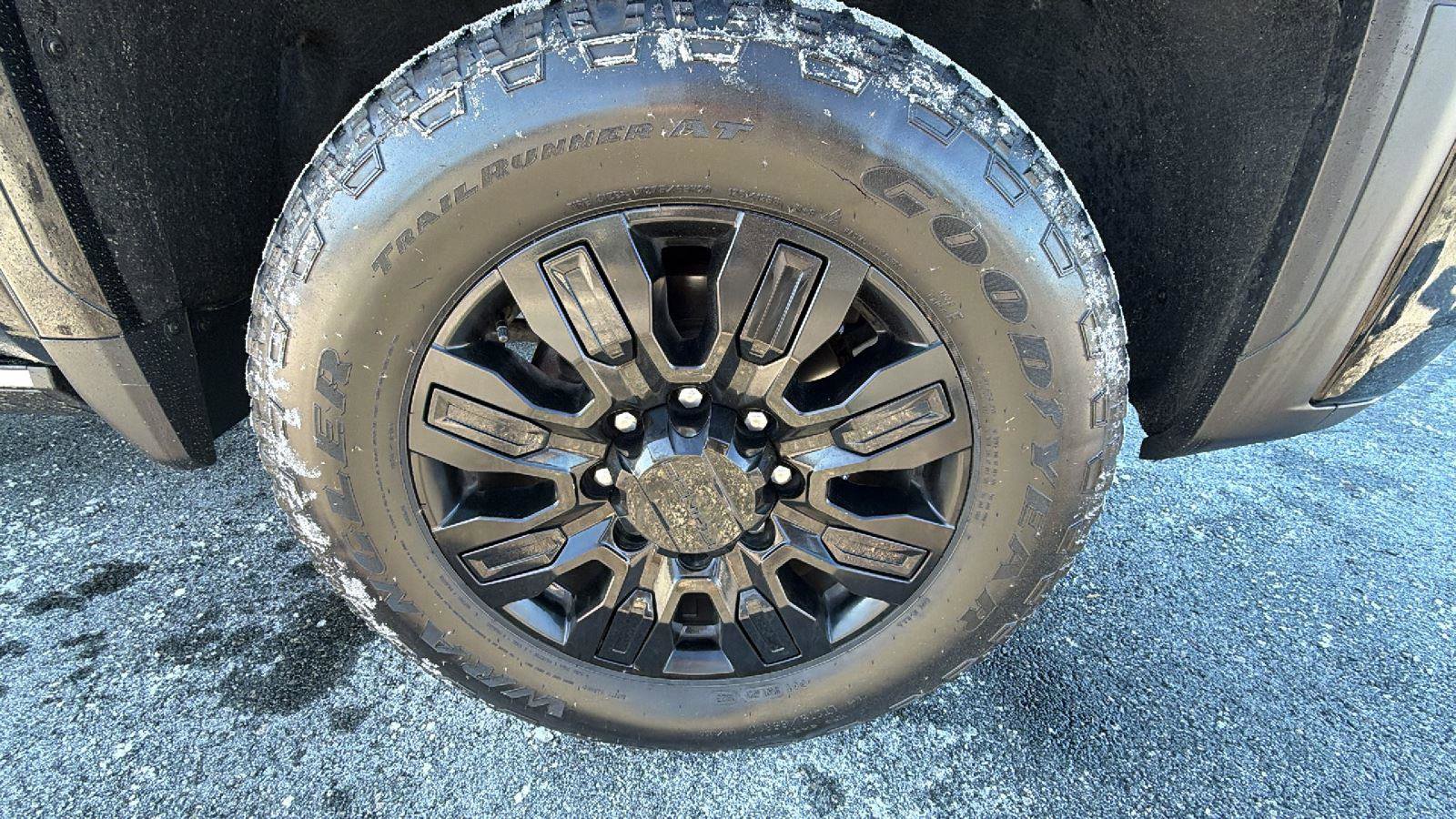 Used 2024 GMC Sierra 2500 Denali Ultimate w/ Snow Plow Prep/Camper Package image 9