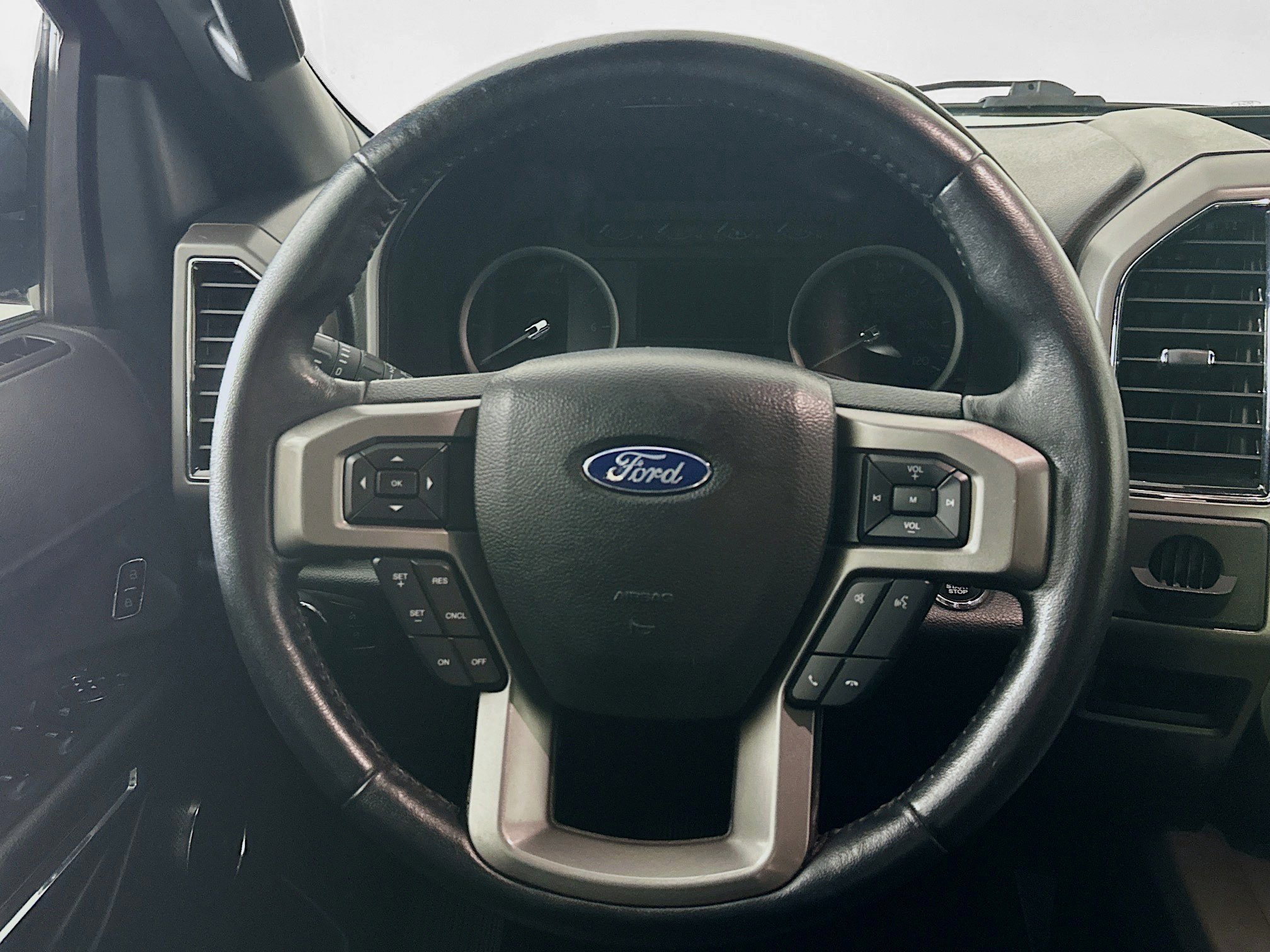 Used 2021 Ford Expedition XLT image 18