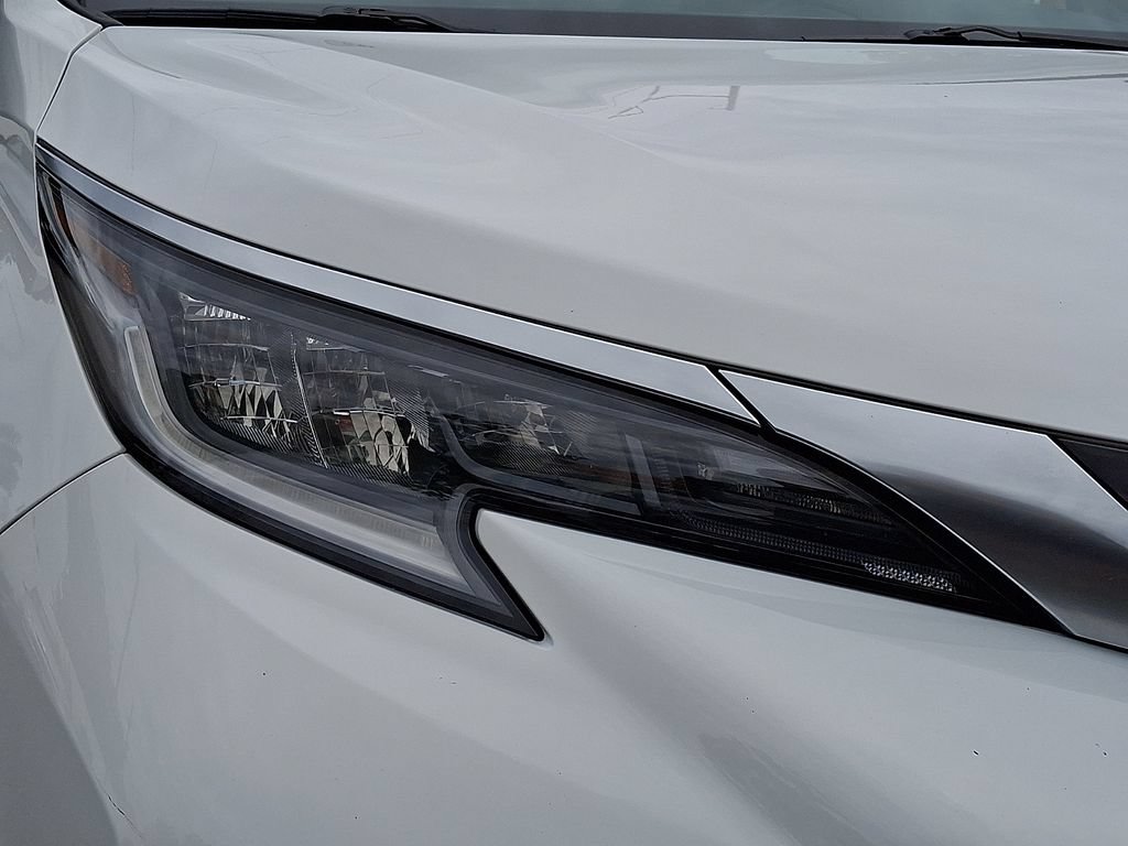Certified 2021 Toyota Sienna XSE w/ XSE Plus Package AWD/4WD image 9
