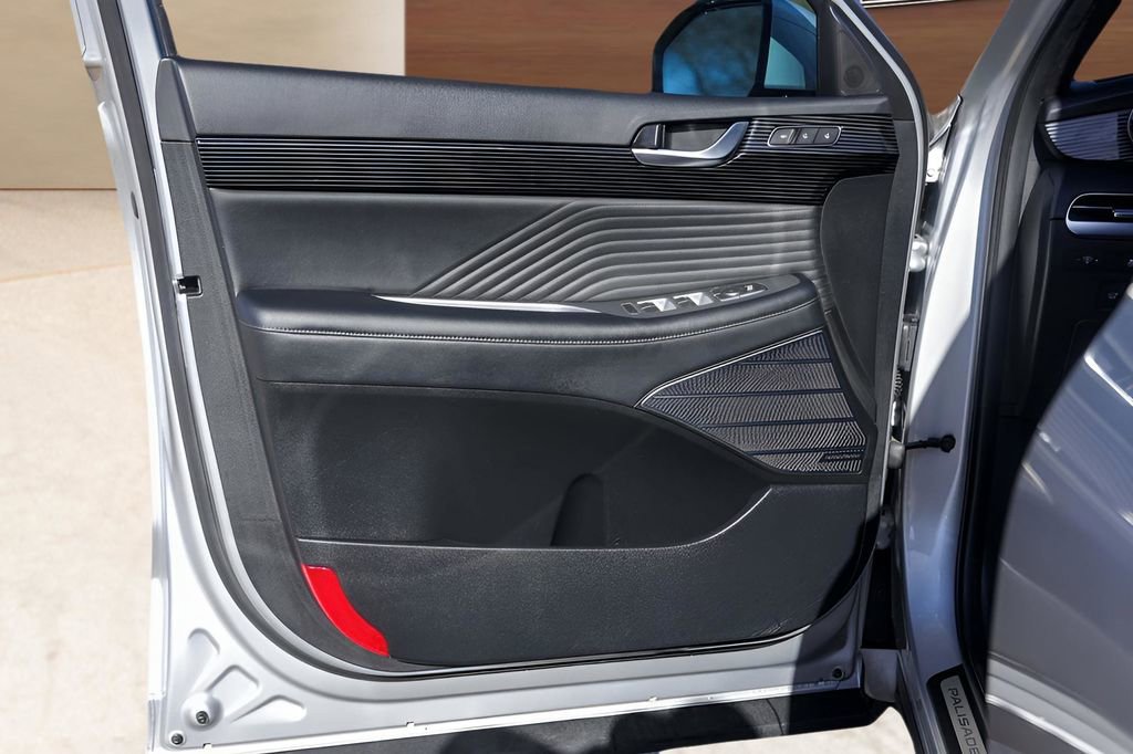 Used 2023 Hyundai Palisade Calligraphy image 24