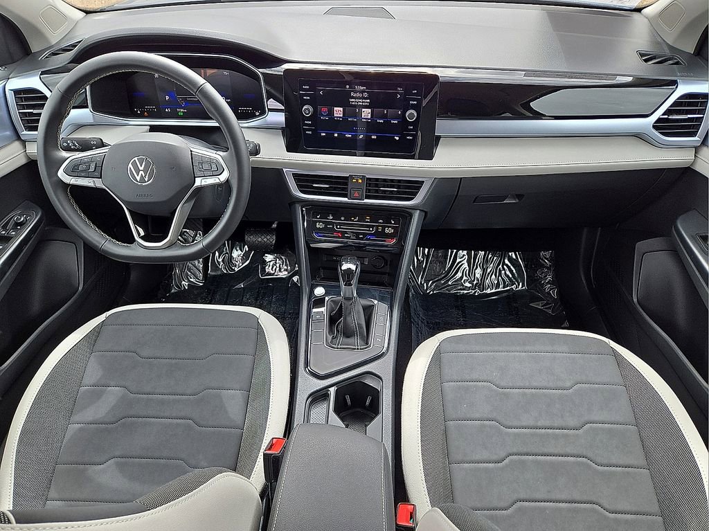 Used 2026 Volkswagen Taos SE FWD image 17