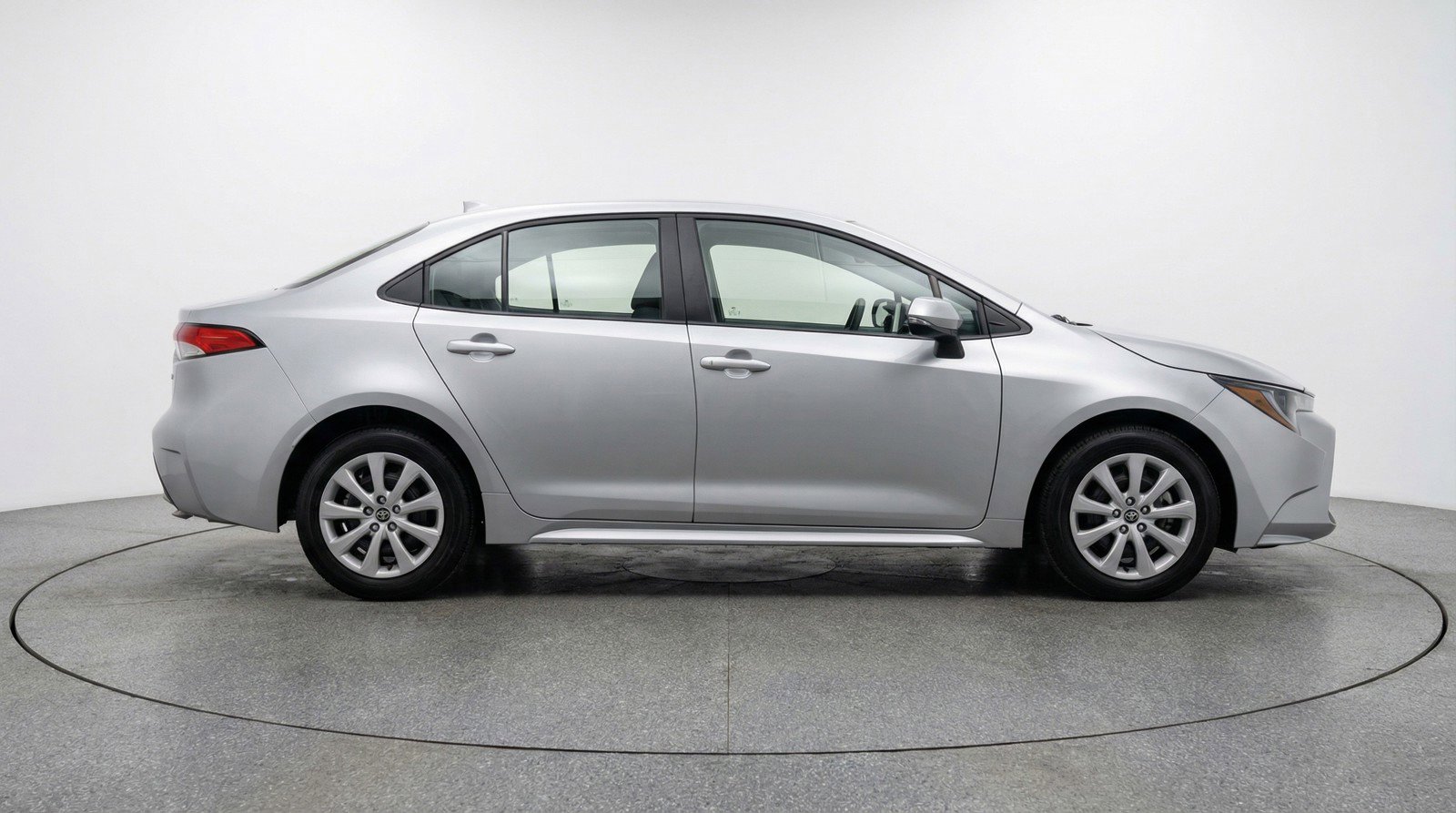 Used 2025 Toyota Corolla LE image 11