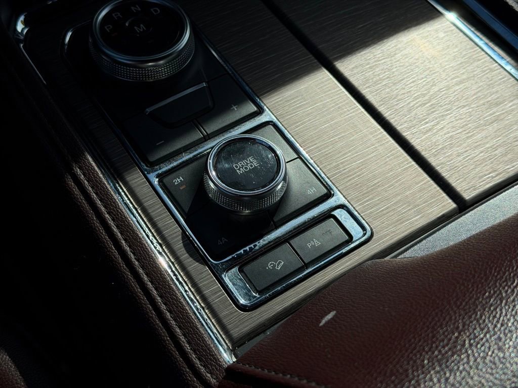 Used 2024 Ford Expedition Limited image 38