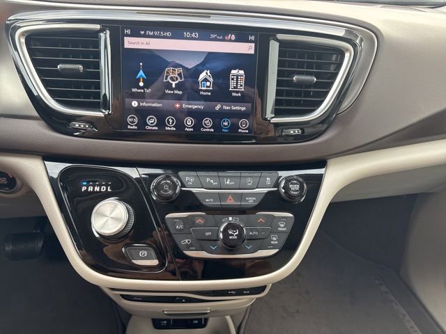 Used 2018 Chrysler Pacifica Touring-L Plus w/ Advanced Safetytec Group image 16