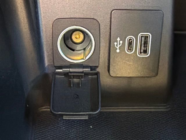 Used 2025 Ford Explorer Active RWD image 38