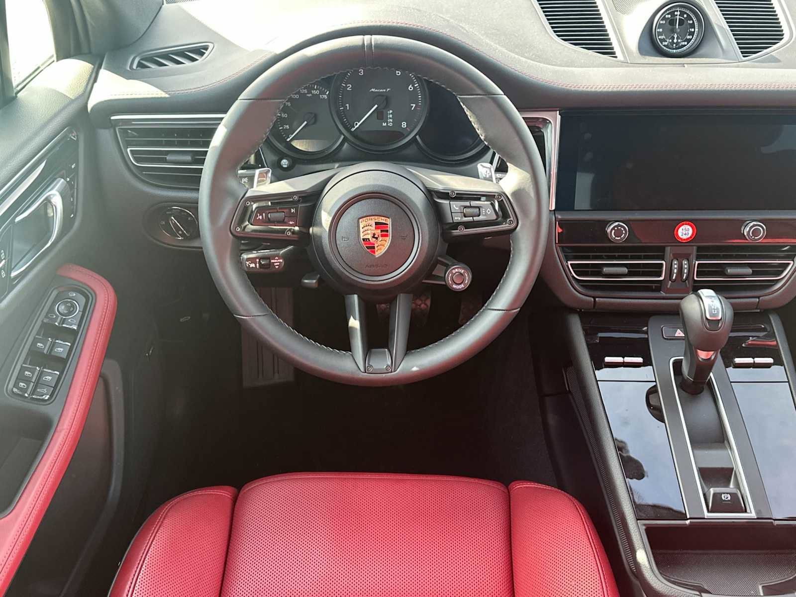 Used 2025 Porsche Macan Turbo image 15